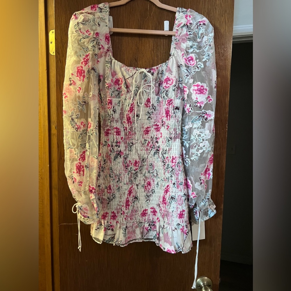 For love and Lemon dress small